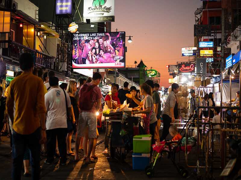 Главная туристическая улица в бангкоке - каосан роад, фото и видео