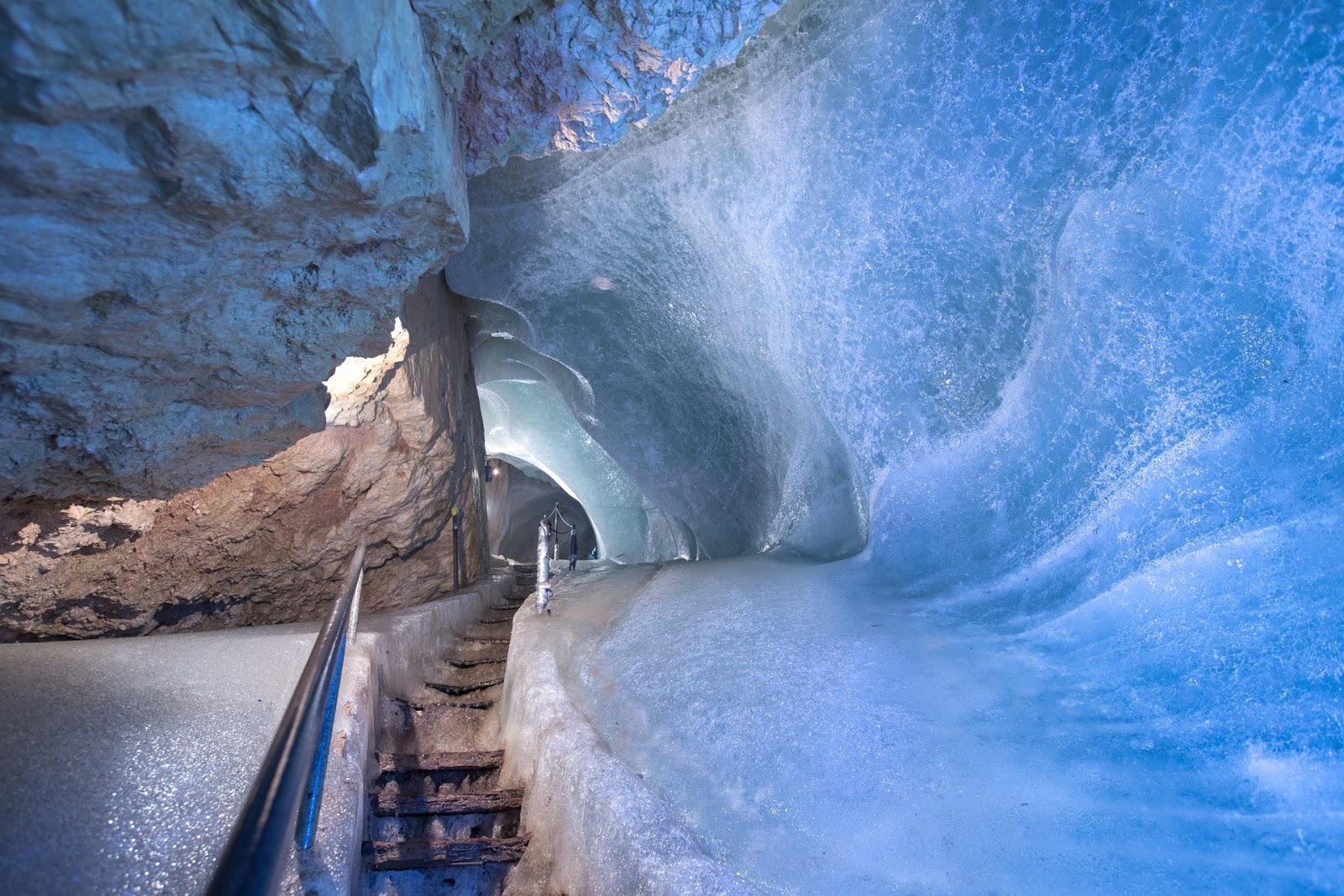 Топ самых красивых и удивительных пещер нашей планеты