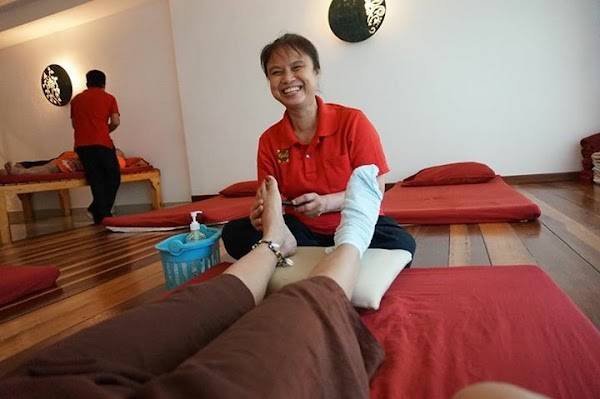 Чувствовать боль руками: как слепая массажистка из петербурга стала лучшей в профессии