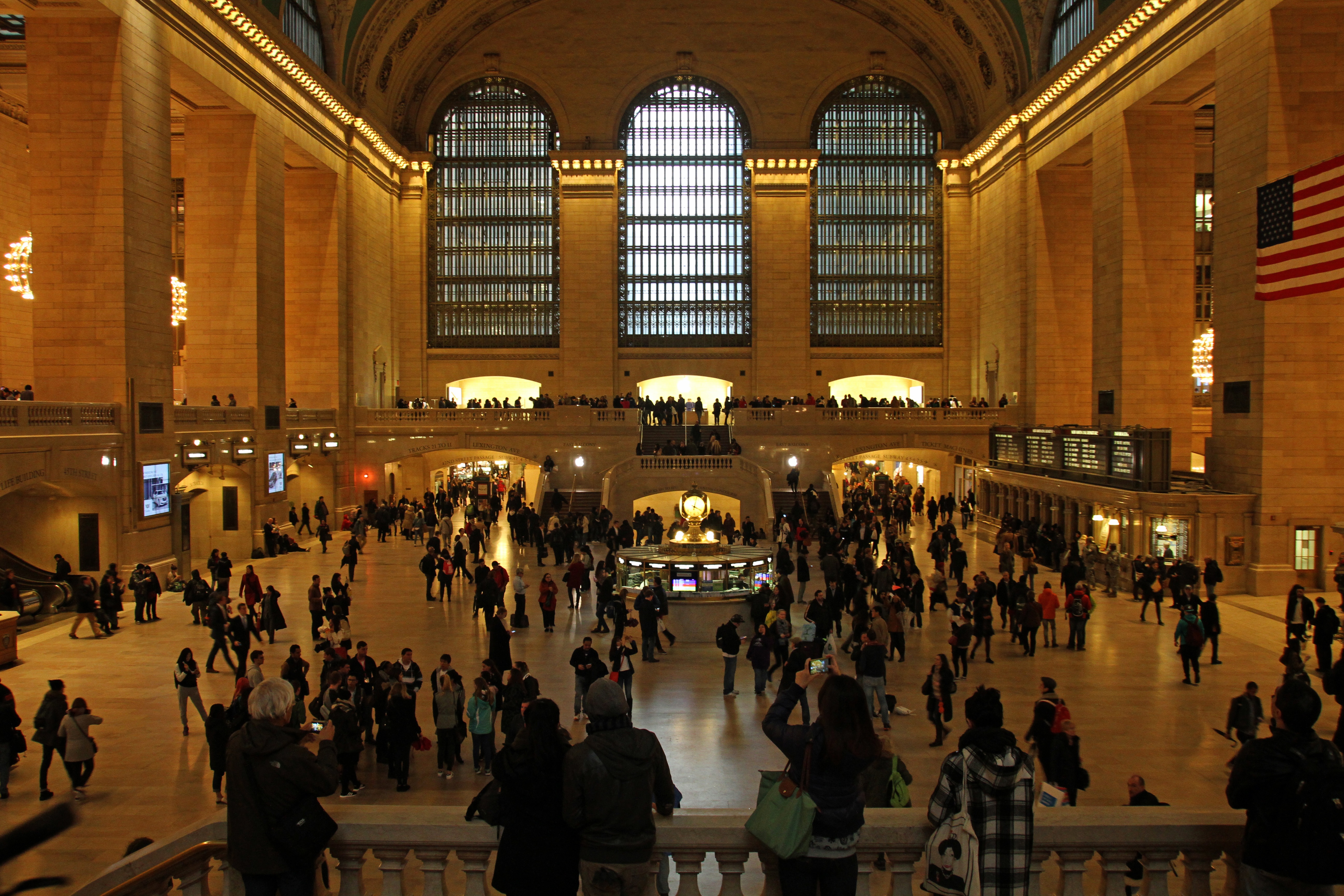 Центральный терминал. Центральный вокзал Нью-Йорка Нью-Йорк. Большой Центральный вокзал Нью-Йорка. Центральный вокзал в Нью-Йорке (1871). Гранд Сентрал терминал.