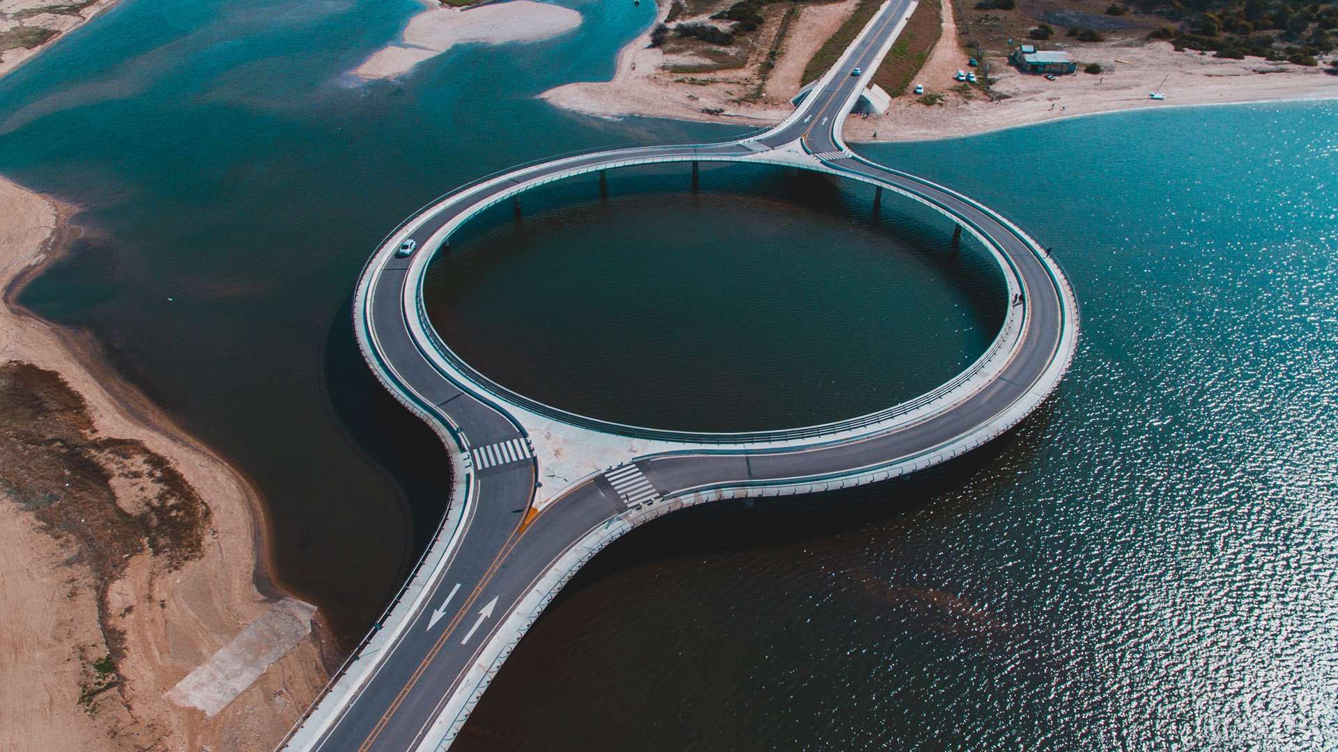 Круговой мост лагуна гарсон, circular bridge lagoon garzon - мальдонадо
