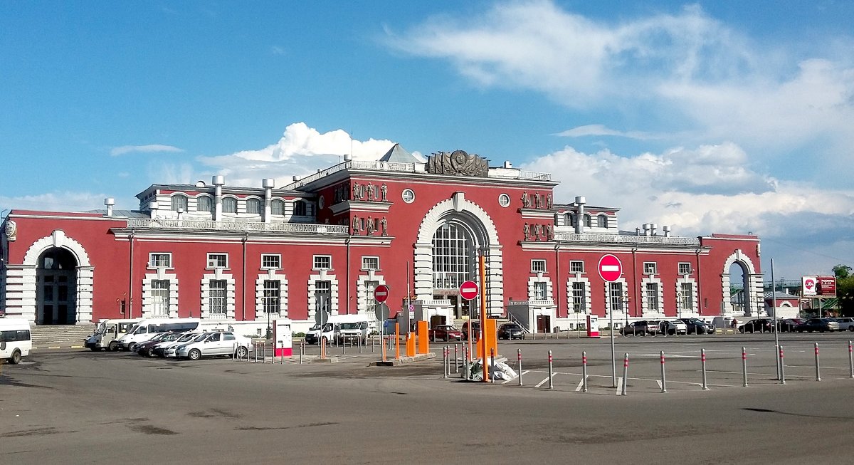 Курская железнодорожный. Привокзальная площадь Курск. Курский Железнодорожный вокзал, Привокзальная площадь.. Привокзальная площадь 1 Курск. Курский вокзал Курск.