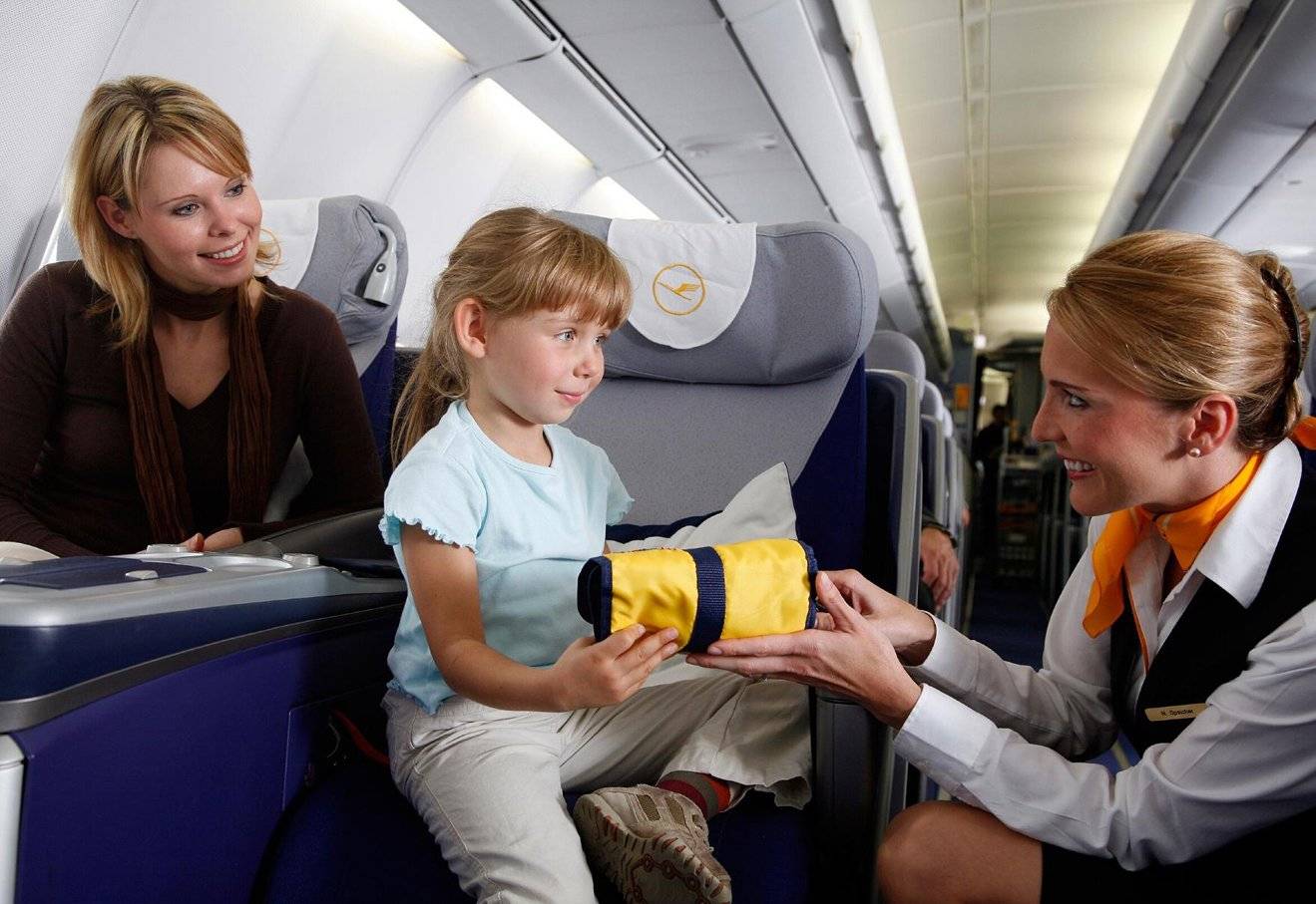 Как отправить ребенка на самолете одного по России