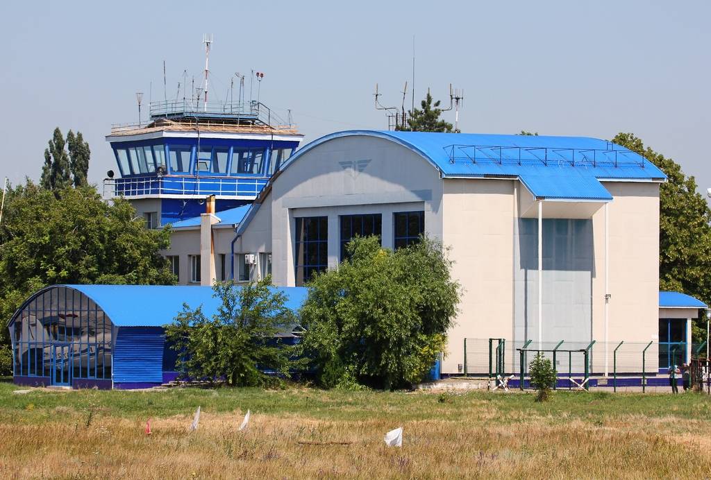 Аэропорт ейск или почему в ейск не летают самолеты? | семейная гостиница у азовского моря в ейске. официальный сайт.