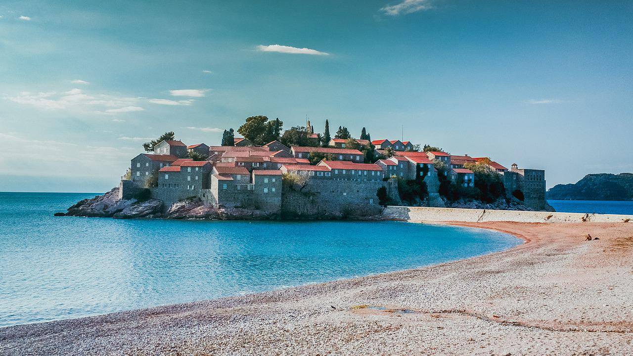 Обзор морских курортов черногории. какой город выбрать для отдыха?