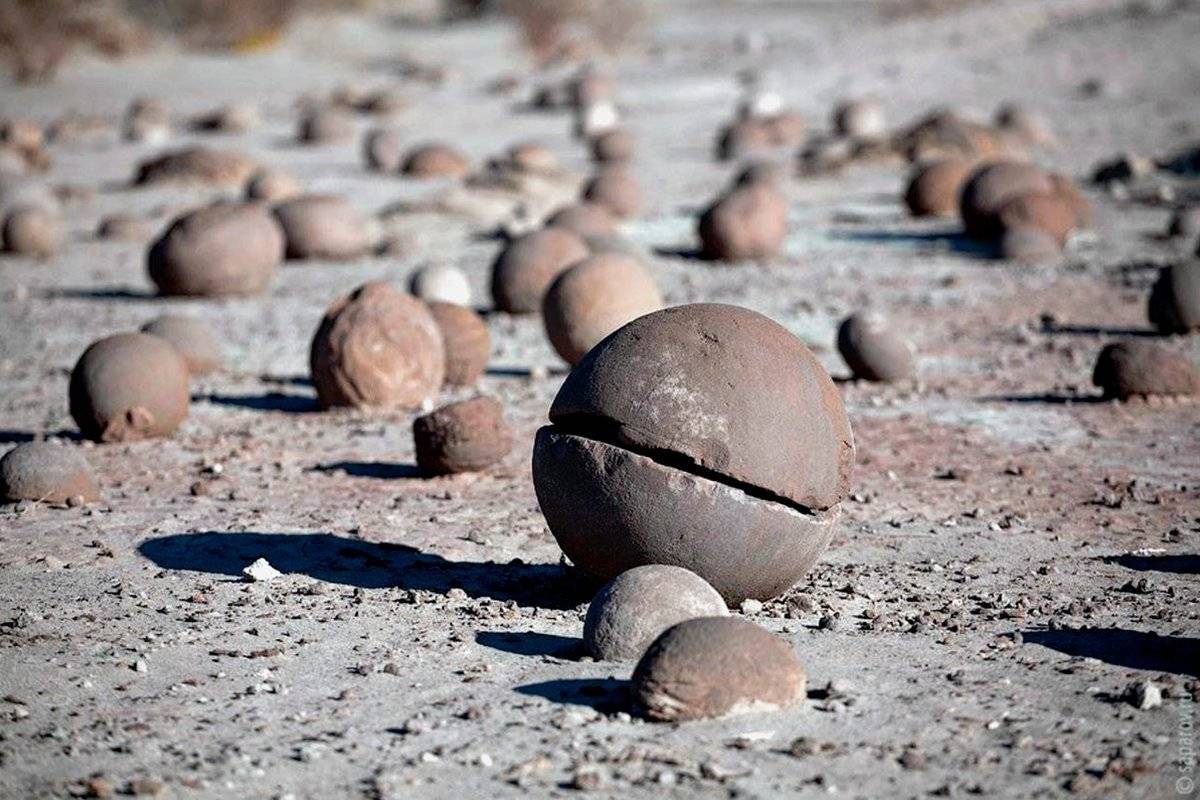 Тайна острова чамп - каменные шары на архипелаге земля франца-иосифа | круглые камни на острове чамп
