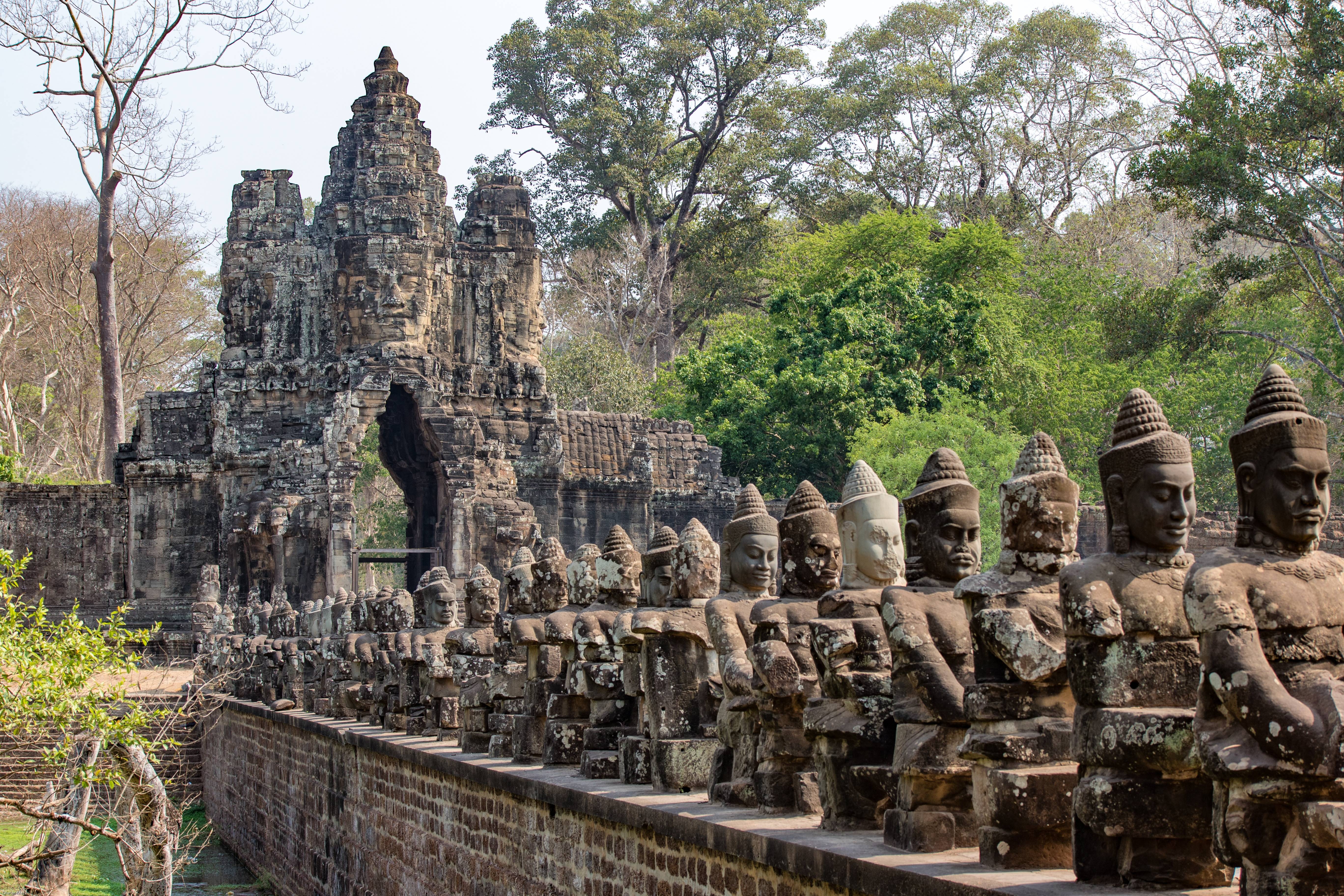 Ученые с помощью лазера нашли потерянный древний город в камбодже