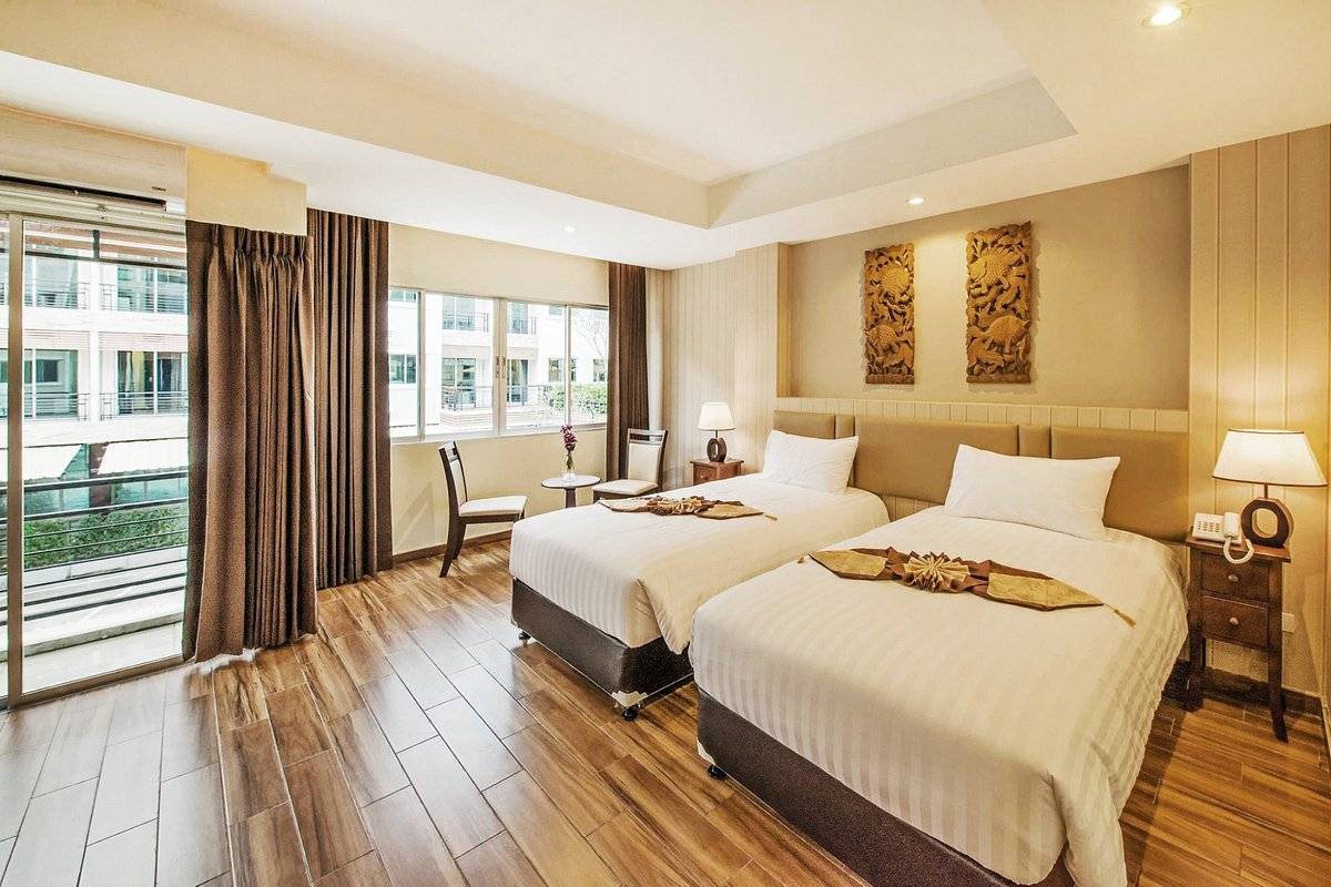 10 лучших отелей бангкока с бассейном на крыше и красивым видом
