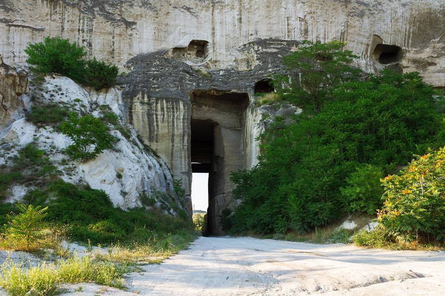 Инкерманский пещерный монастырь