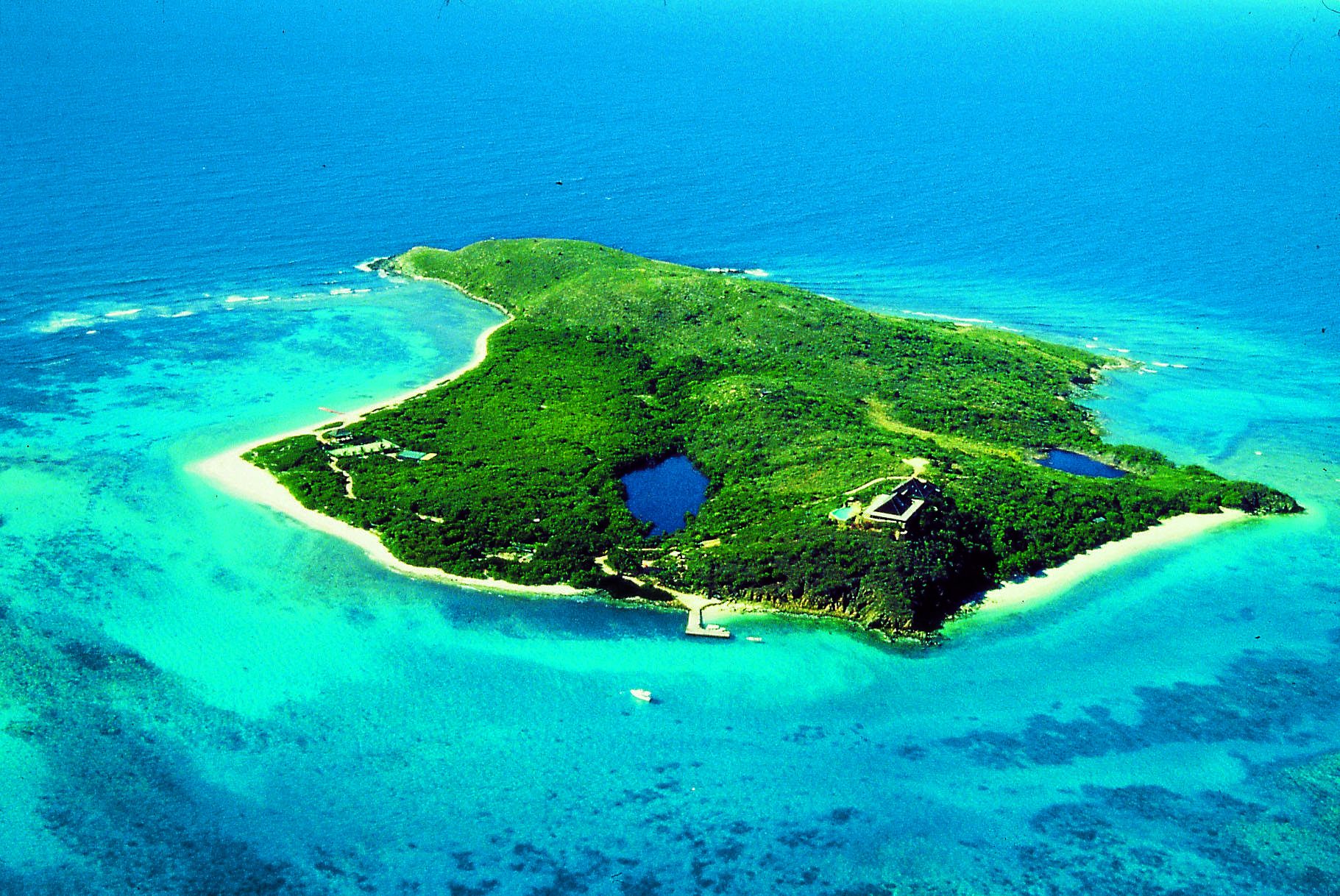 Фото красивого острова. Остров Неккер. Неккер, Виргинские острова. Острове Неккер в Карибском море. Некер Айланд.