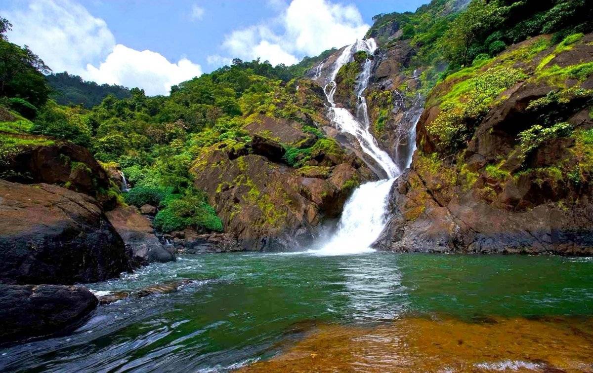 Водопад дудхсагар (dudhsagar falls) в гоа.