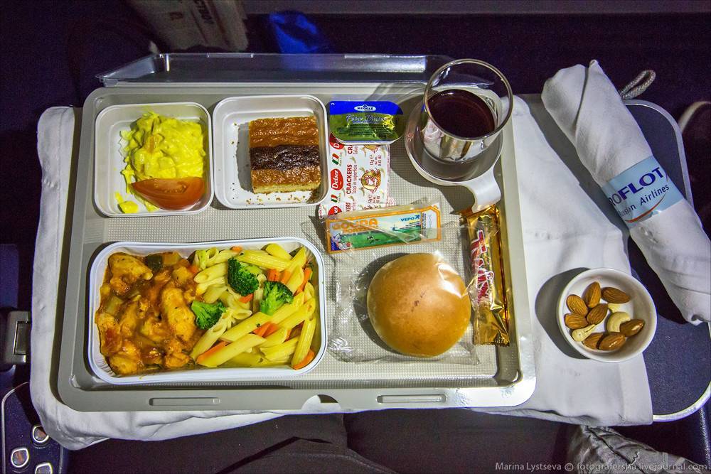Еда в самолете аэрофлот:виды питания в самолете, индивидуальное меню.