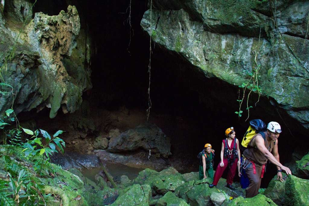 Загадочный мир пещер (две пещеры+два водопада) (из коктебеля)