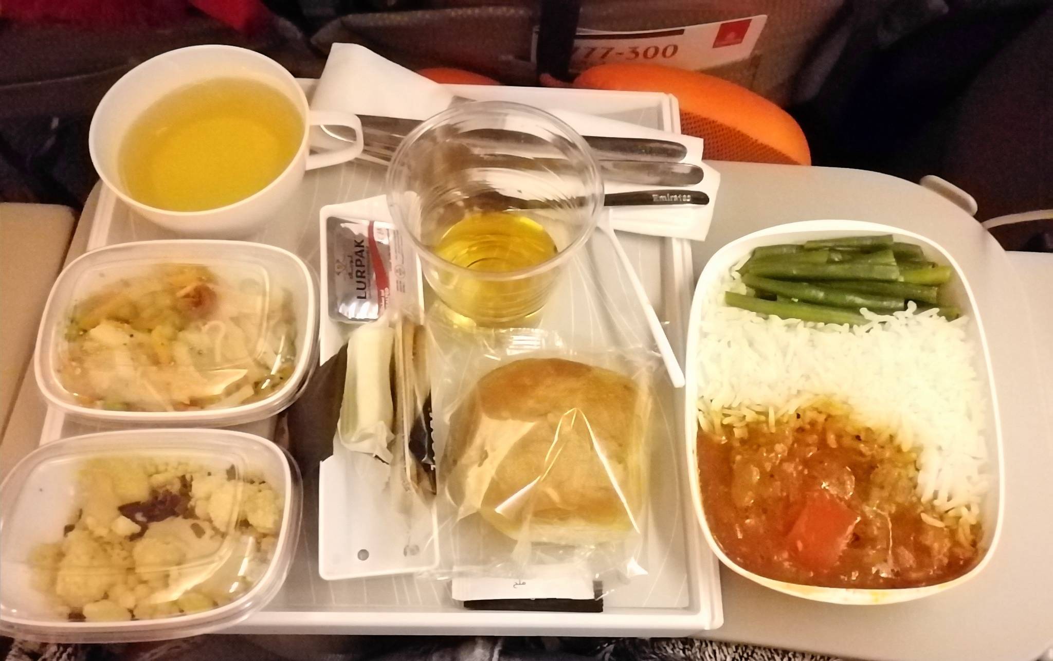 Сколько кормят в самолете. Чем кормят в самолете s7. Провоз фруктов из Таиланда Аэрофлот. Когда кормят в самолете. Онегин чем кормят в самолете.
