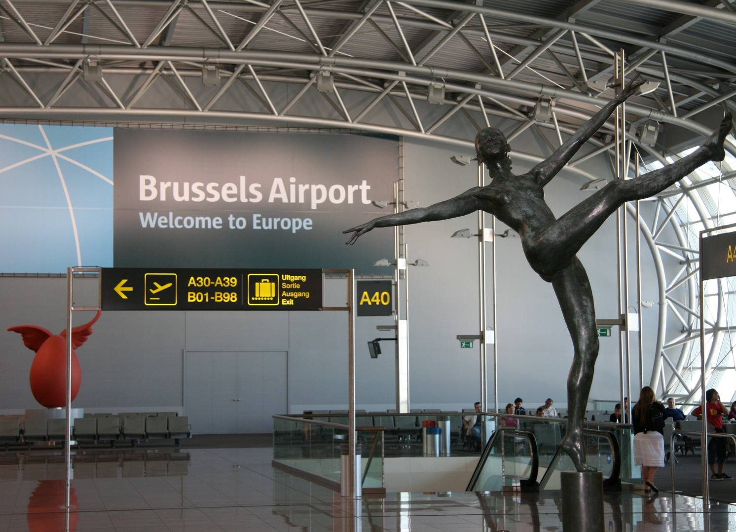 Как добраться из аэропорта брюсселя до центра города — рассмотрим подробно