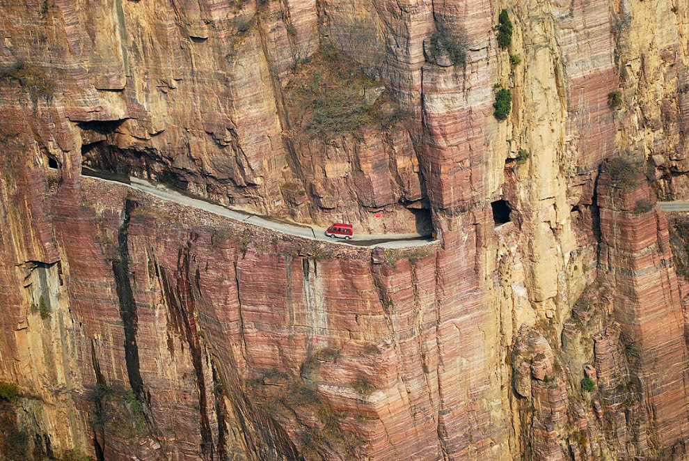 Пять самых необычных автомобильных тоннелей в мире
