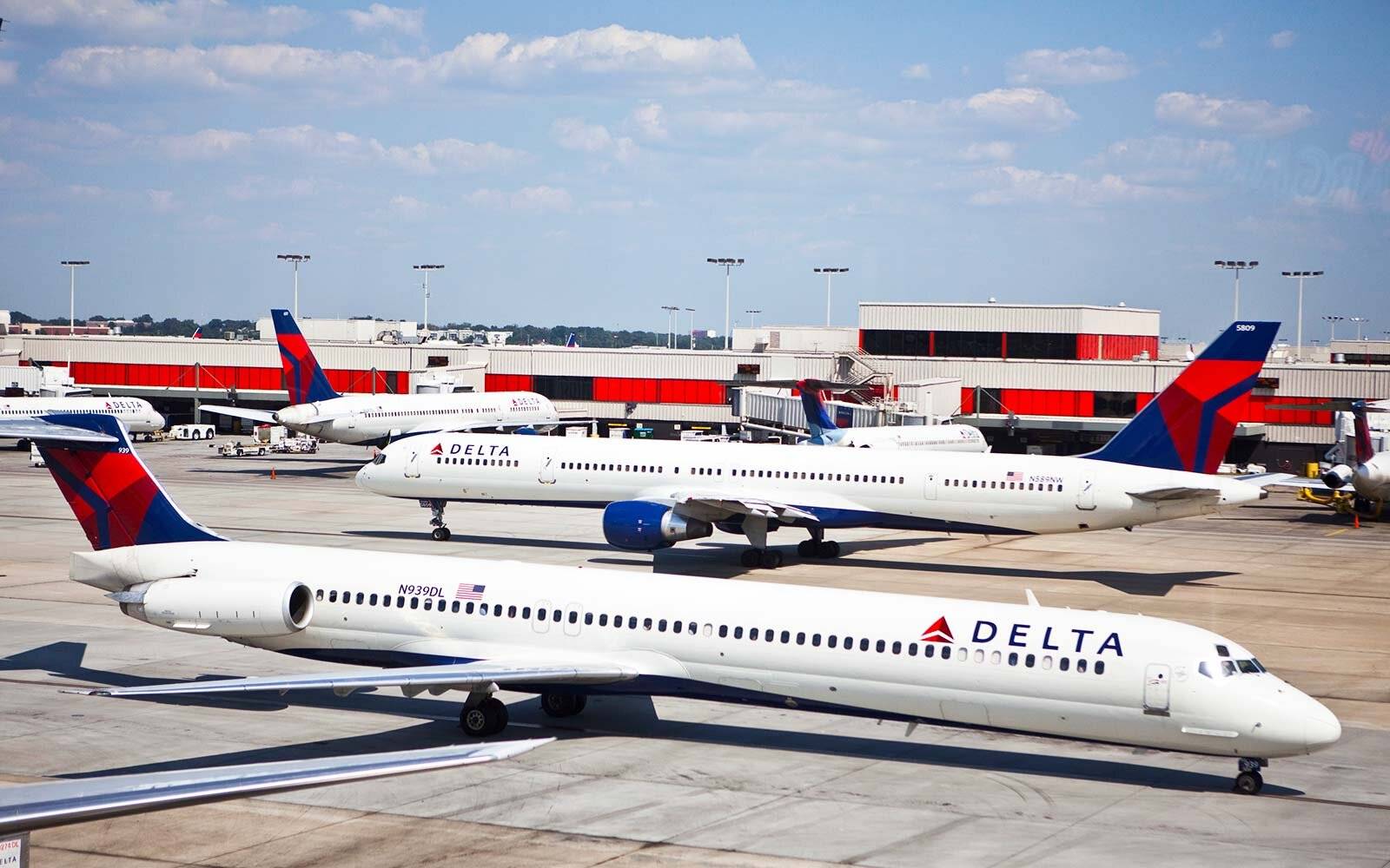Delta airlines flight information, reservations, status