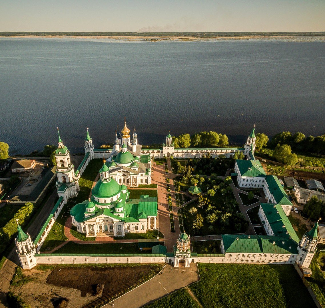 Спасо-Яковлевский монастырь в Ростове Великом