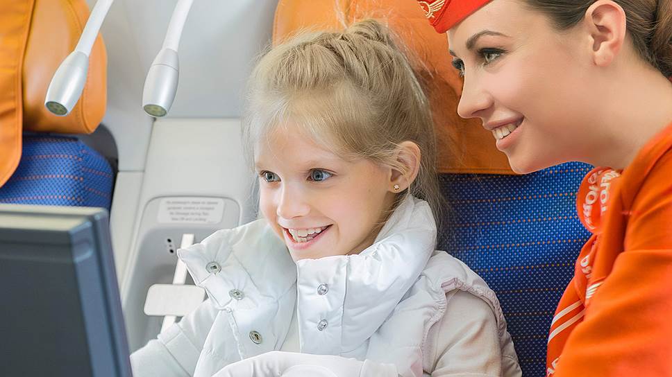 Сопровождение детей в самолете без родителей: обзор условий авиакомпаний россии