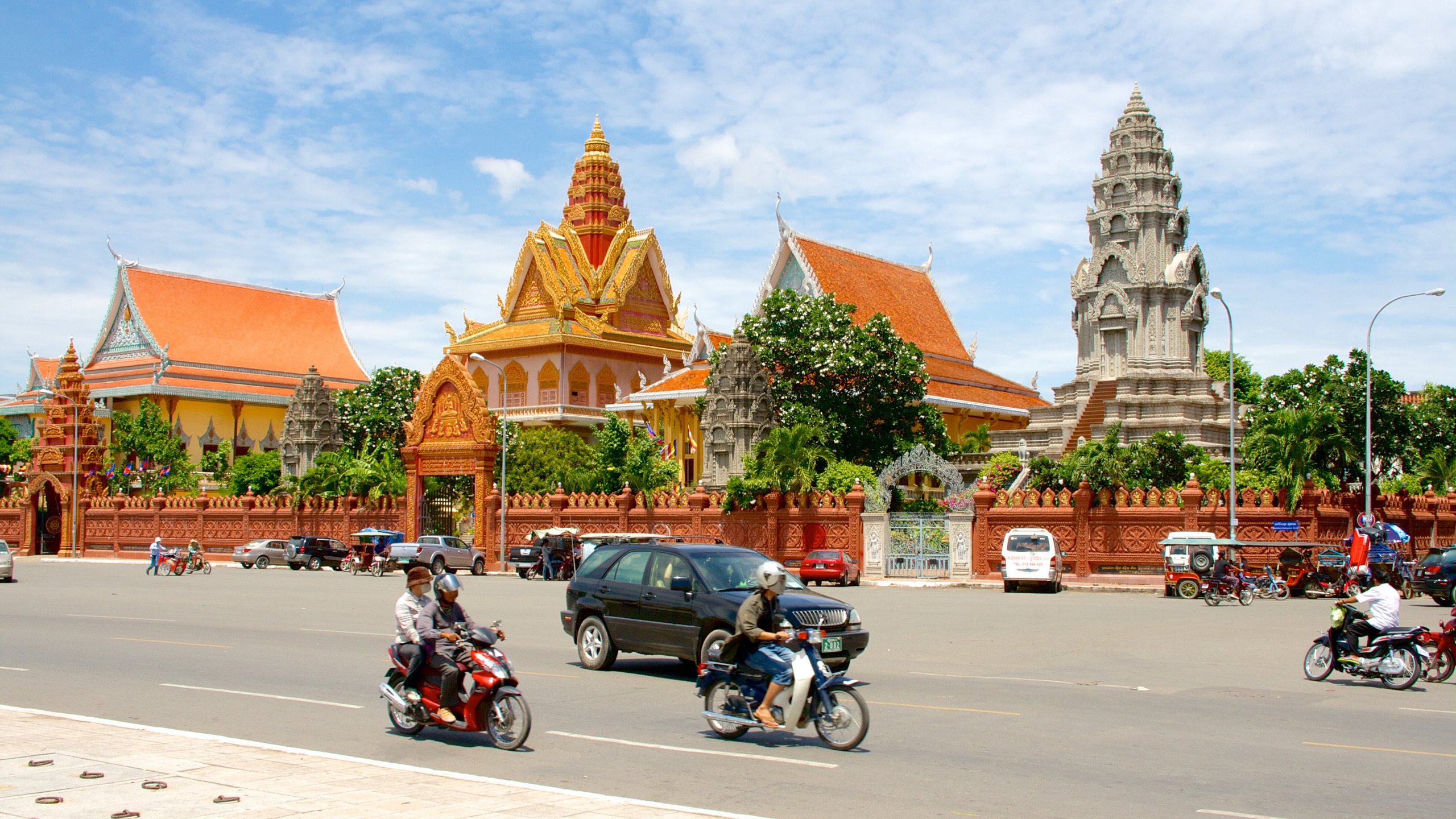Пномпень. Камбоджа Пномпень. Ват Пном Пномпень. Пномпень национальный музей. Ангкор Пномпень.