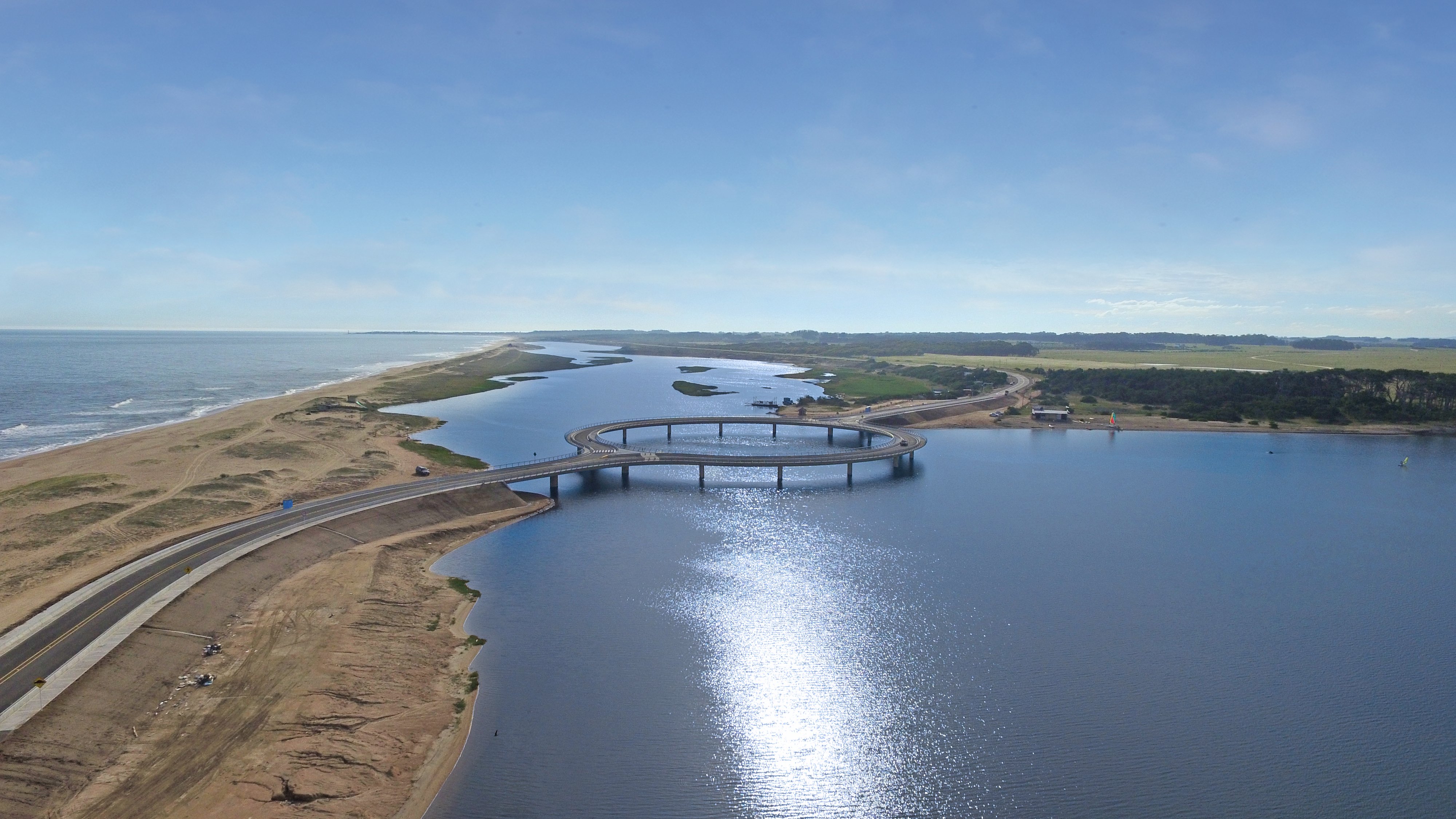 Круговой мост лагуна гарсон, circular bridge lagoon garzon - мальдонадо