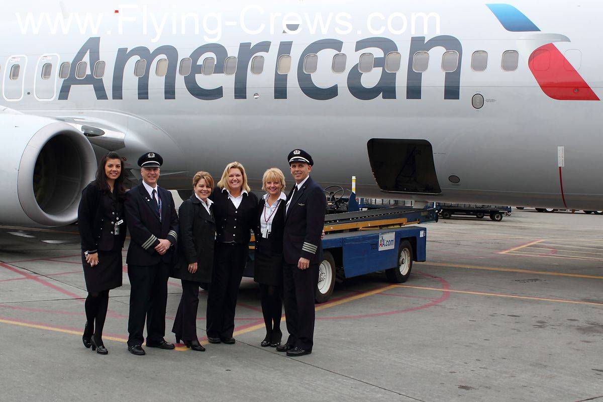 По данным на октябрь 2019 г., авиакомпания American Airlines выполняет рейс...