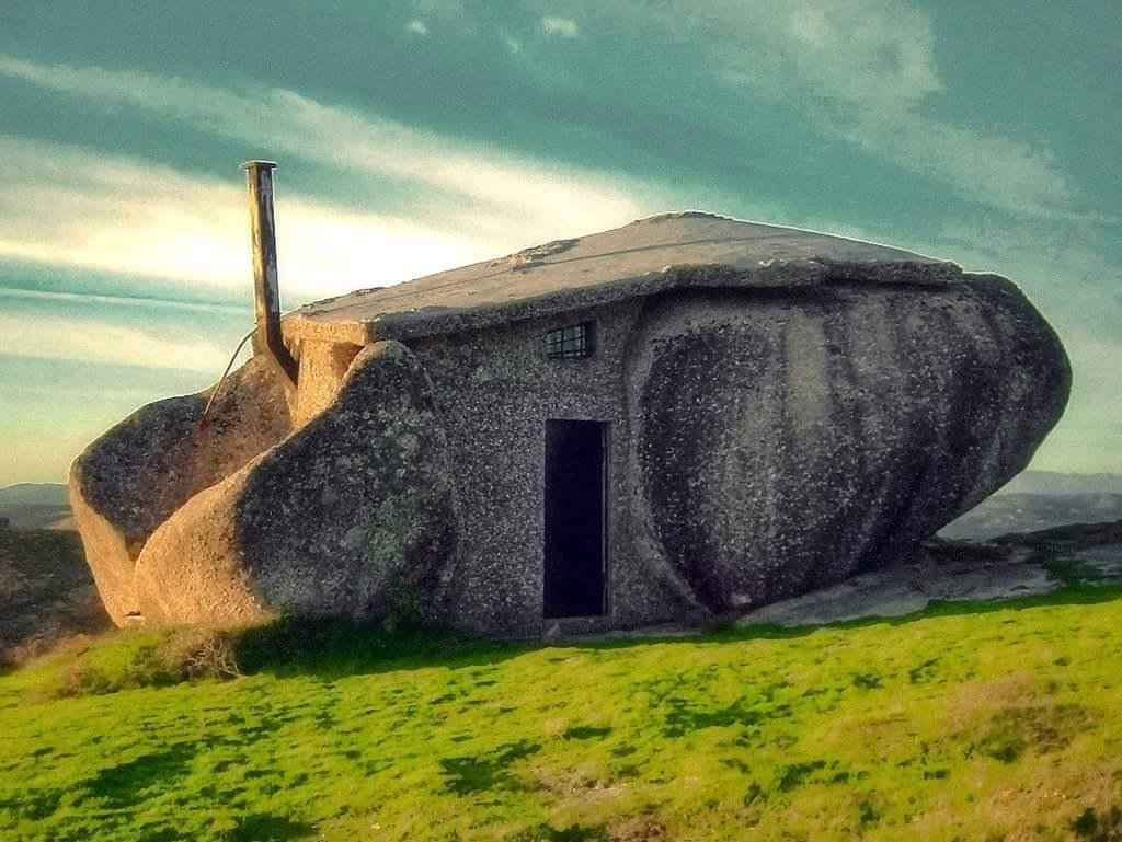 Дом камень (каменный дом). португалия. фото. интересные факты