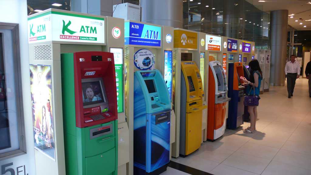 Как снять деньги с карты в тайланде в банкомате и банке