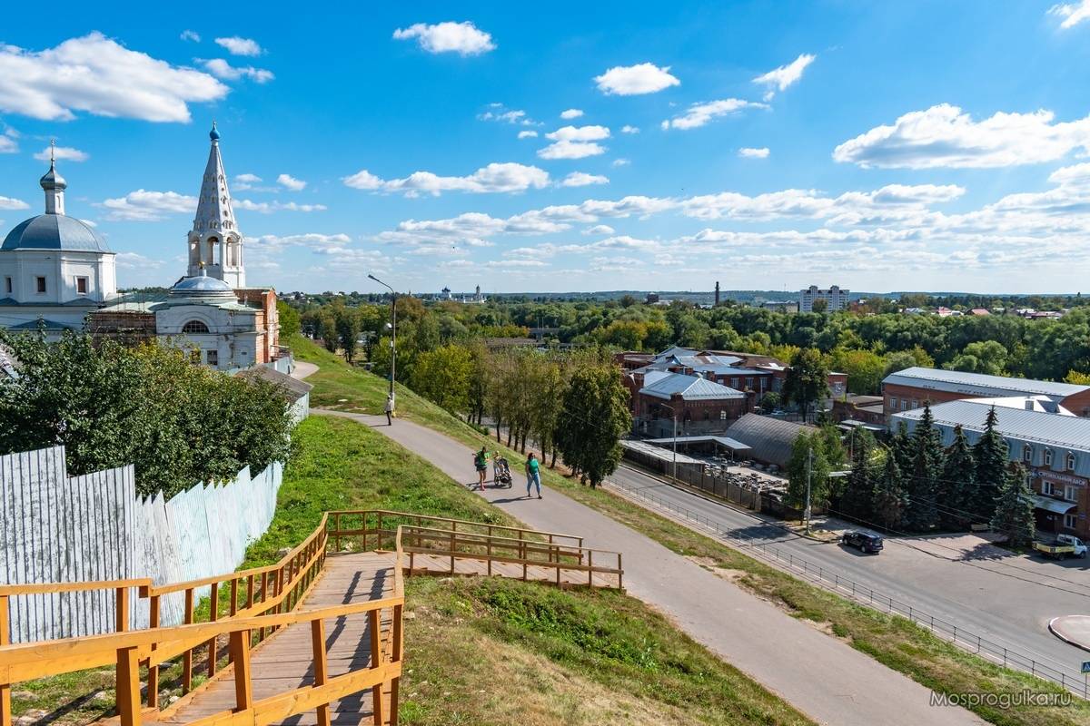 Серпухов выезд. Серпухов Соборная гора смотровая площадка. Серпуховский Кремль Соборная гора. Достопримечательности Серпухова Соборная гора. Соборная гора - г. Серпухов.