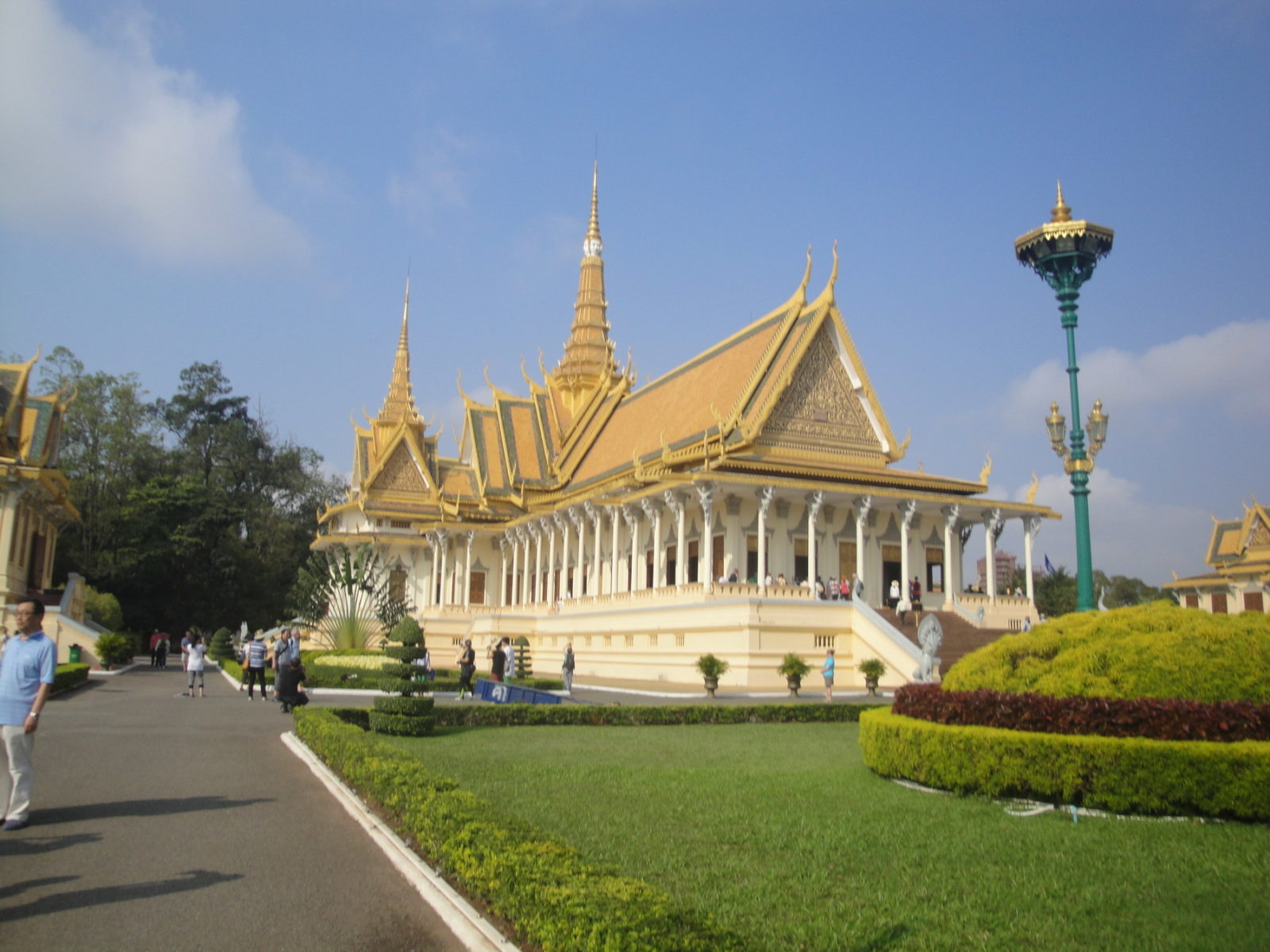 Пномпень – столица камбоджи. полезная информация о городе, как добраться, отели в пномпене. достопримечательности пномпеня – что посмотреть в городе за один день