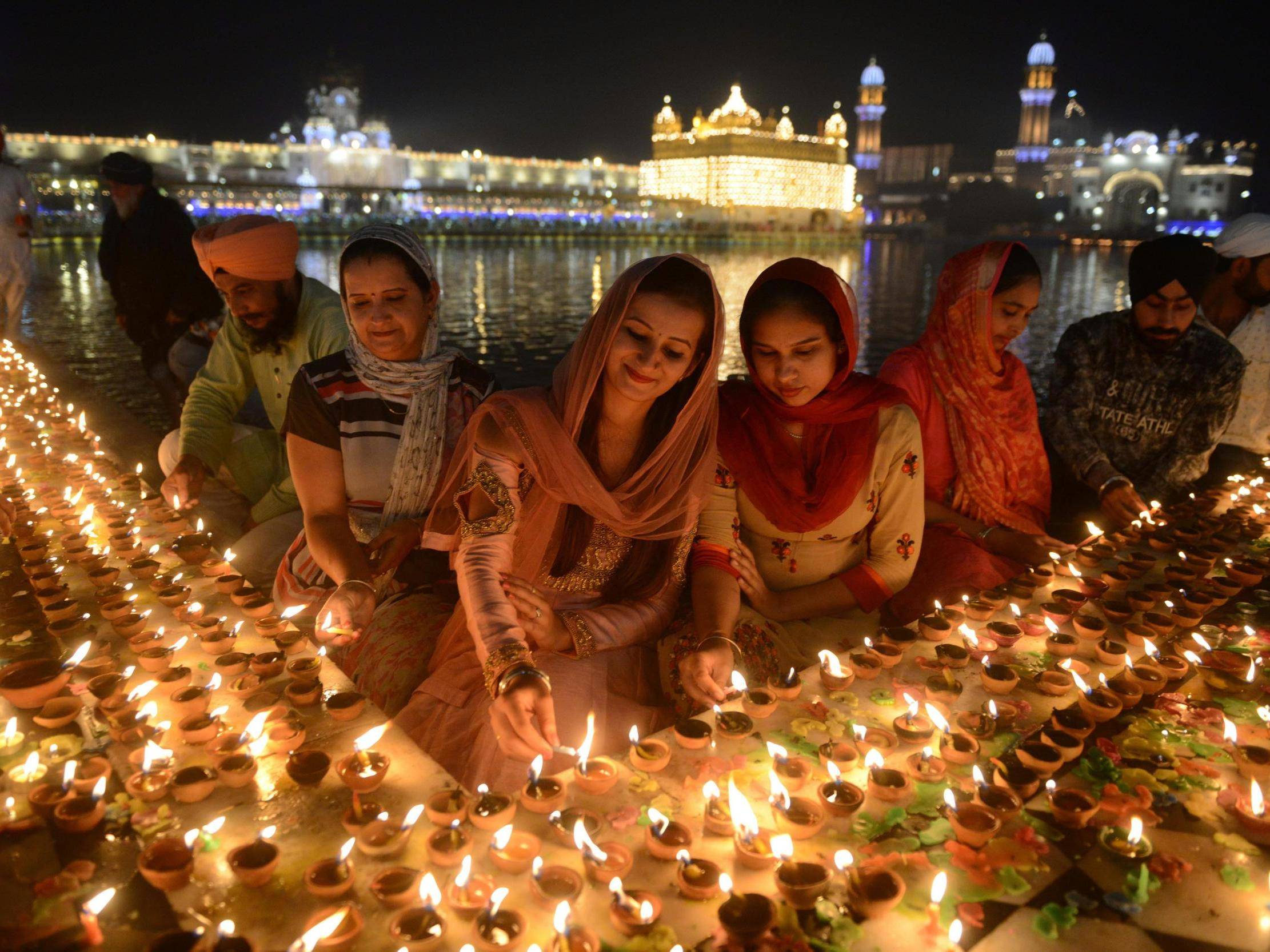 Праздник огней в индии — проводы осени и встреча нового года