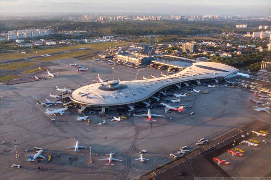 Большие и маленькие, современные и не очень: все аэропорты москвы