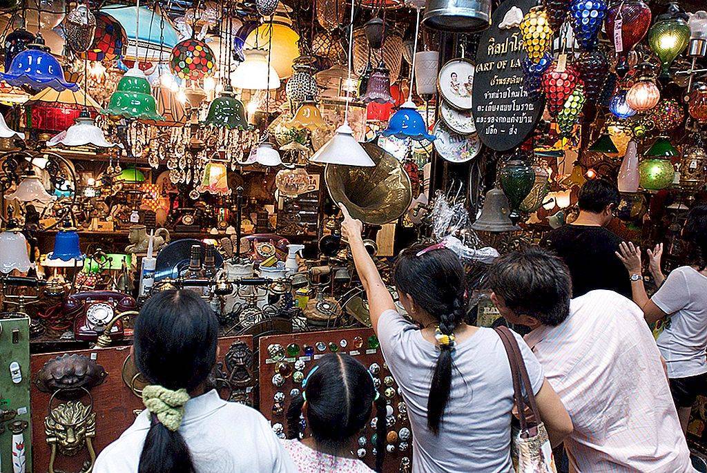 Шоппинг в бангкоке — что привезти и где покупать, рынки и аутлеты праги