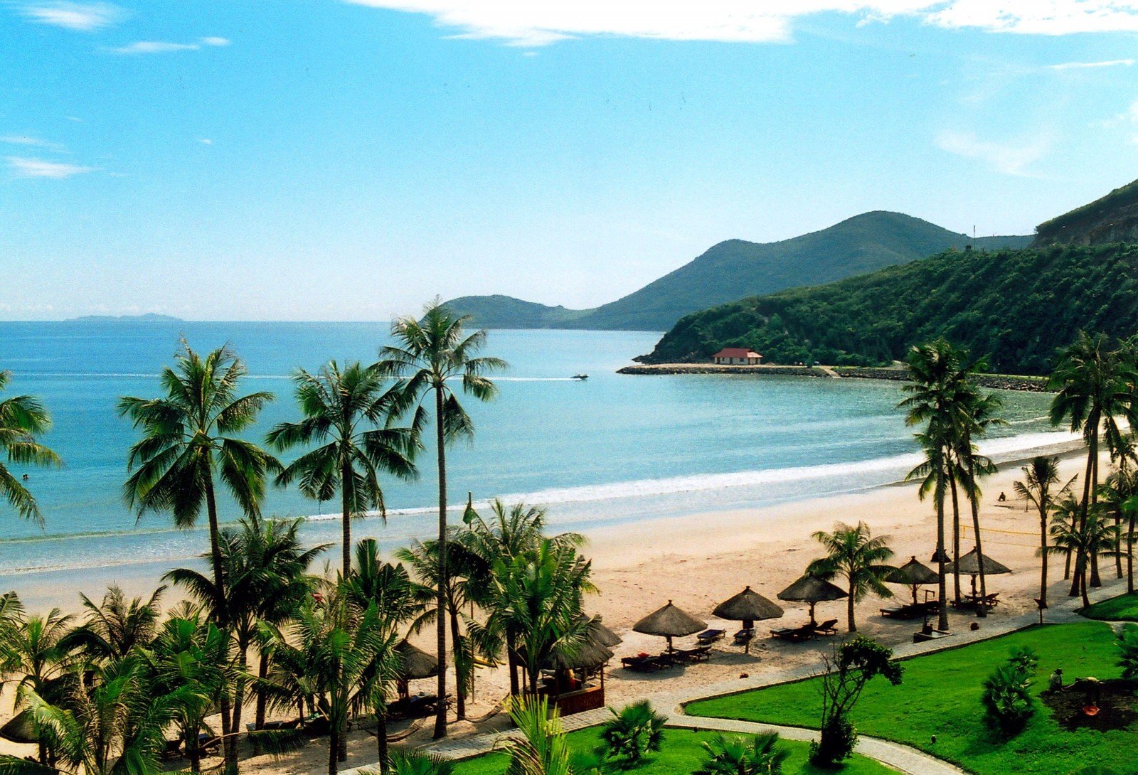 Лучшие пляжи вьетнама: описание и ближайшие отели