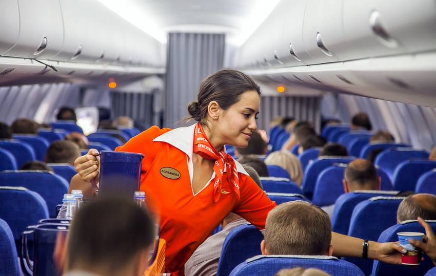 Как стать стюардессой в аэрофлоте: что нужно, где учиться и сколько они получают