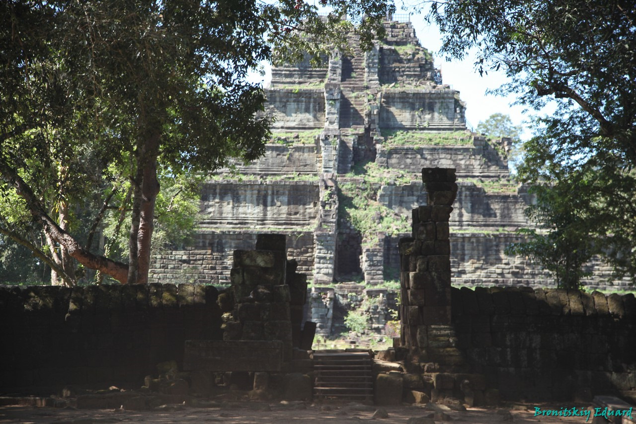 Пирамида смерти. камбоджа