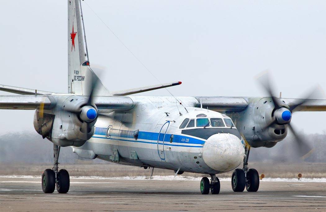 Ан-26 - российский пассажирский и транспортный самолет, история разработки, особенности конструкции, летные характеристики, гражданские и военные модификации, назначение