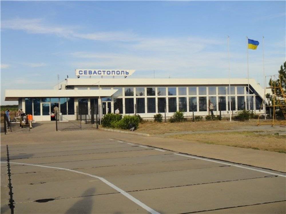 Есть ли аэропорт в ялте или нет: в каких городах крыма расположены ближайшие и как легче добраться до курорта, а также названия воздушных гаваней, находящихся рядом
