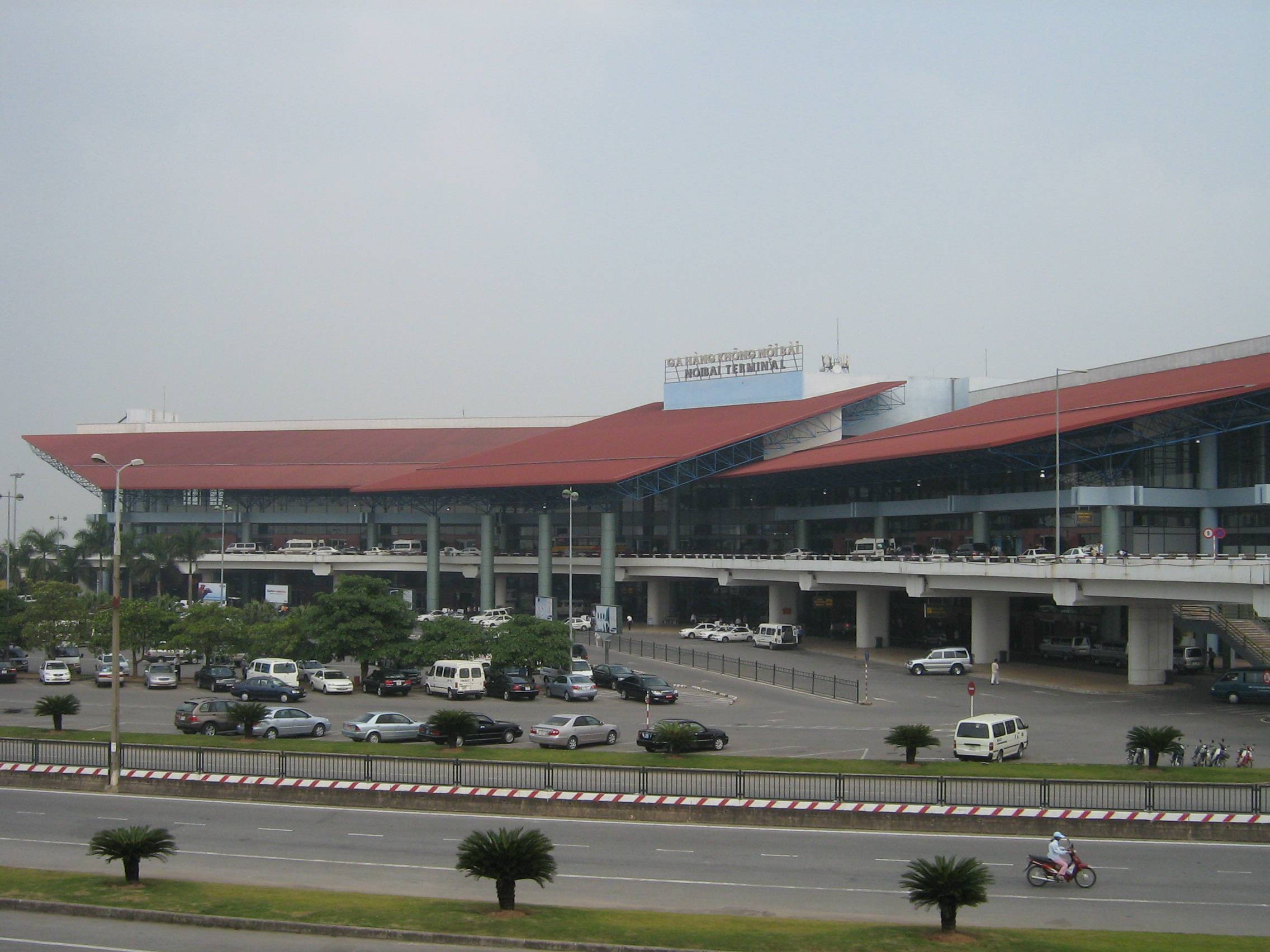 Аэропорт ханоя во вьетнаме и как добраться до центра города и курортов