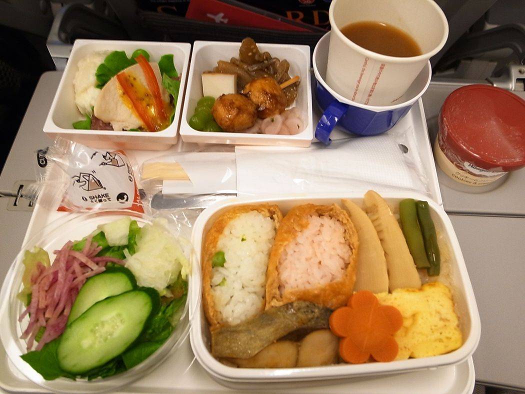Меню на борту самолета россия, рацион питания для бизнес и эконом-класса