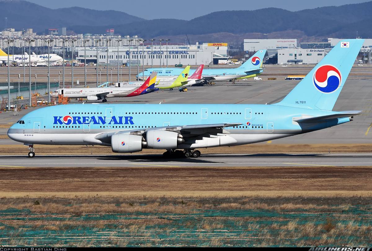 Оф аир. Самолет korean Air. Компания Кореан Эйр. Кореан Эйр Джамбос.