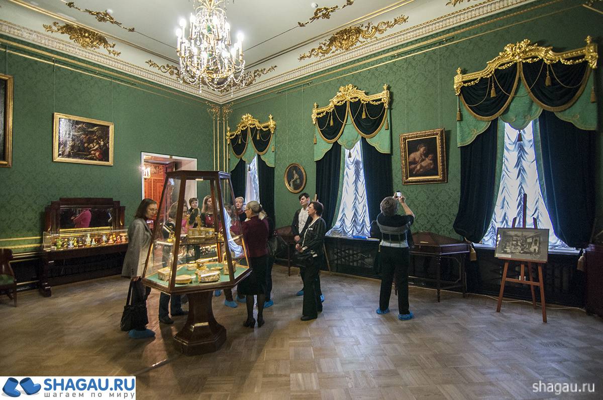 Дворец шереметьева в санкт петербурге. Шереметьевский дворец в Санкт-Петербурге. Дворец графов Шереметевых в Санкт-Петербурге. Фонтанка 34 Шереметьевский дворец. Шереметевский дворец оружейный зал.