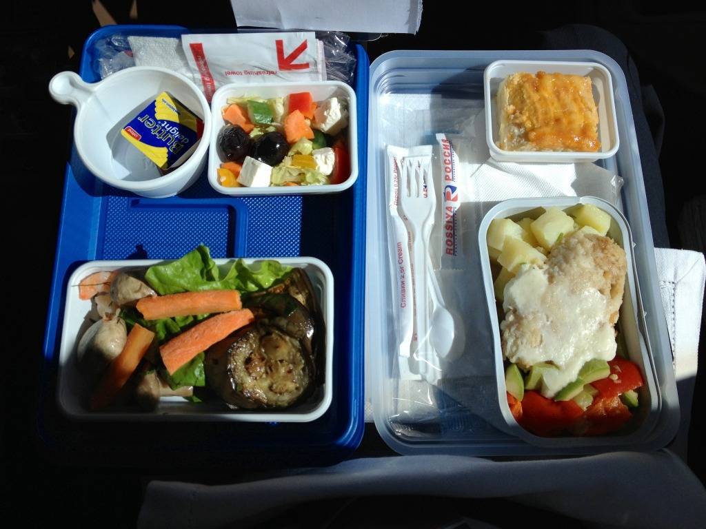 Продукты в самолете: какую еду можно взять на борт