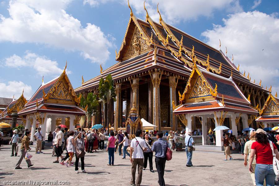 Изумительный королевский дворец в бангкоке – на что следует посмотреть