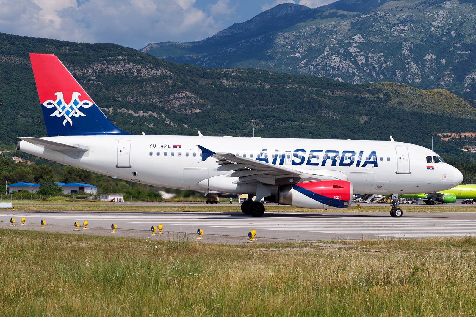 Как связаться со службой поддержки air serbia?