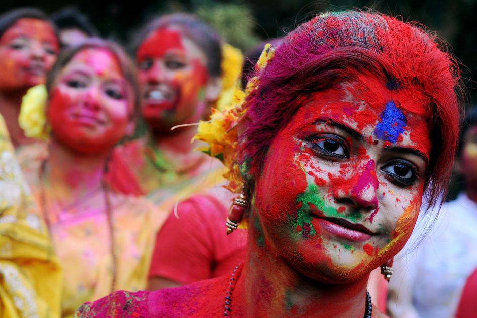 Красочный фестиваль холи в индии: ведическое буйство красок | smapse