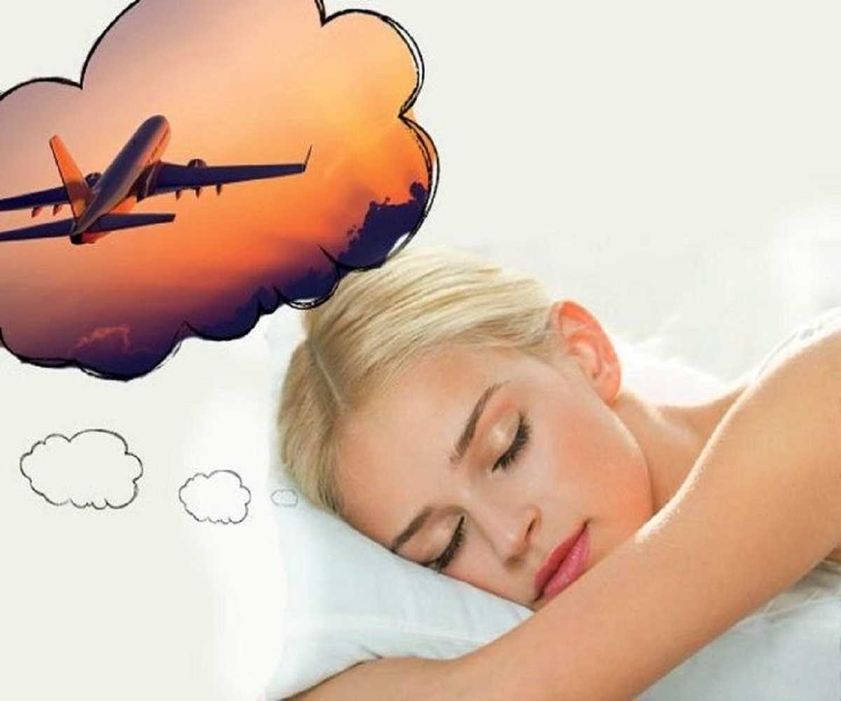 К чему снится самолет во сне женщине