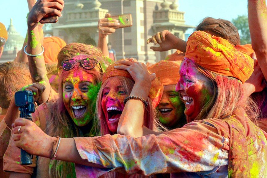 Чем интересен фестиваль красок холи в индии