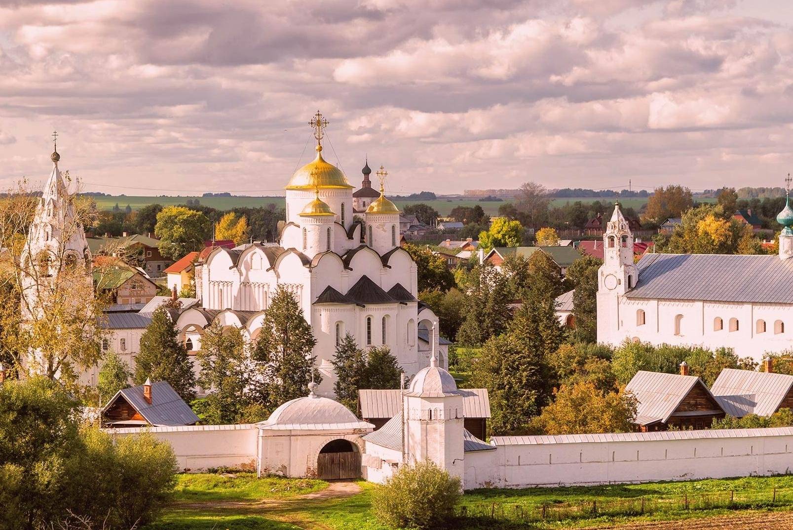 Суздаль вид на Покровский монастырь