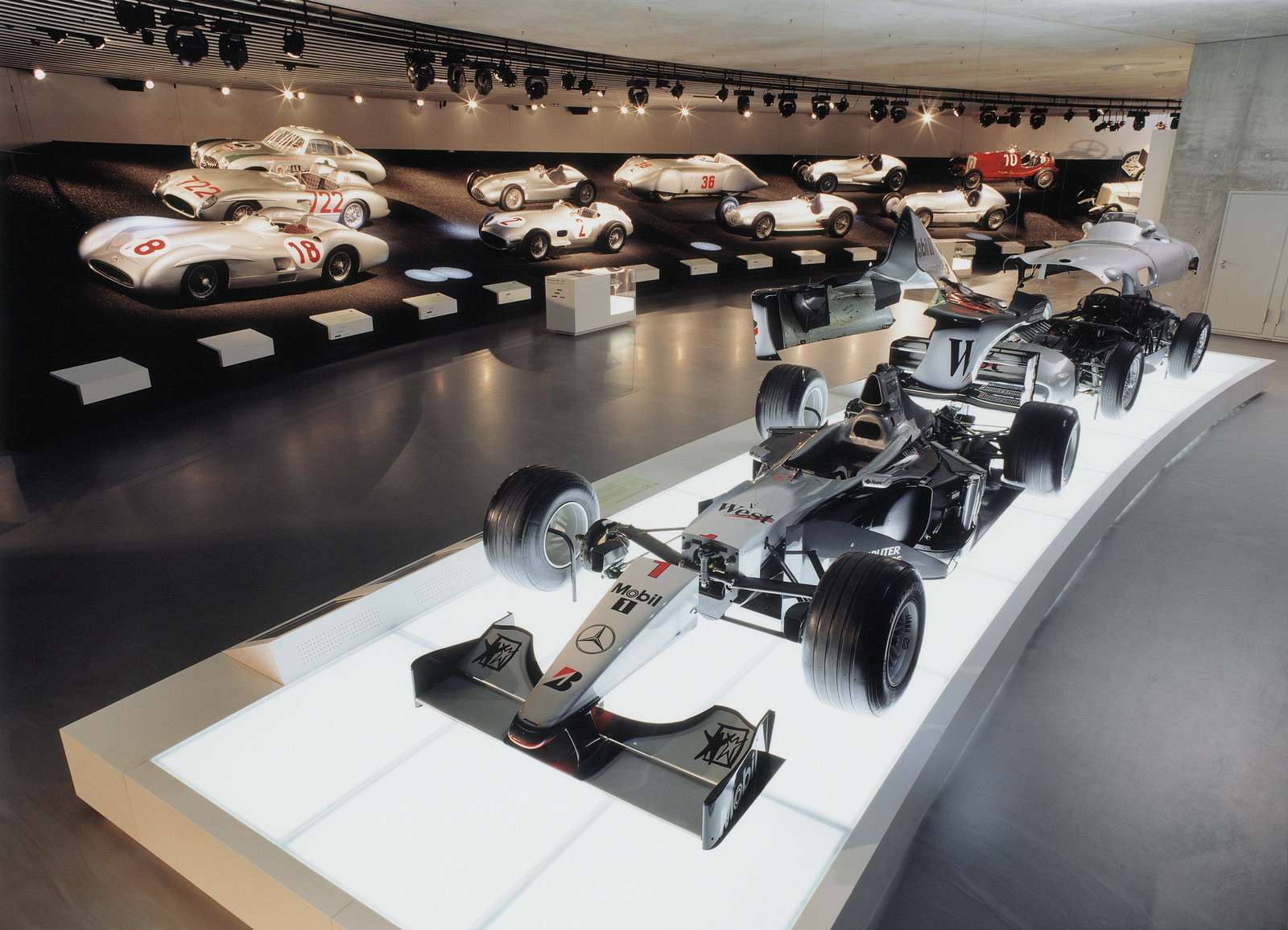 Десять лучших музеев автомобилей на планете